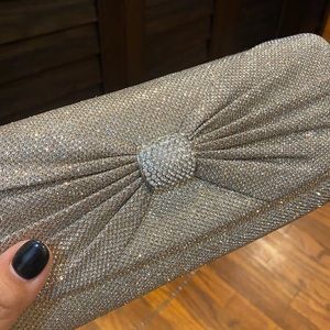 GUNNE SAX
JESSICAM°CLINTOCK Clutch